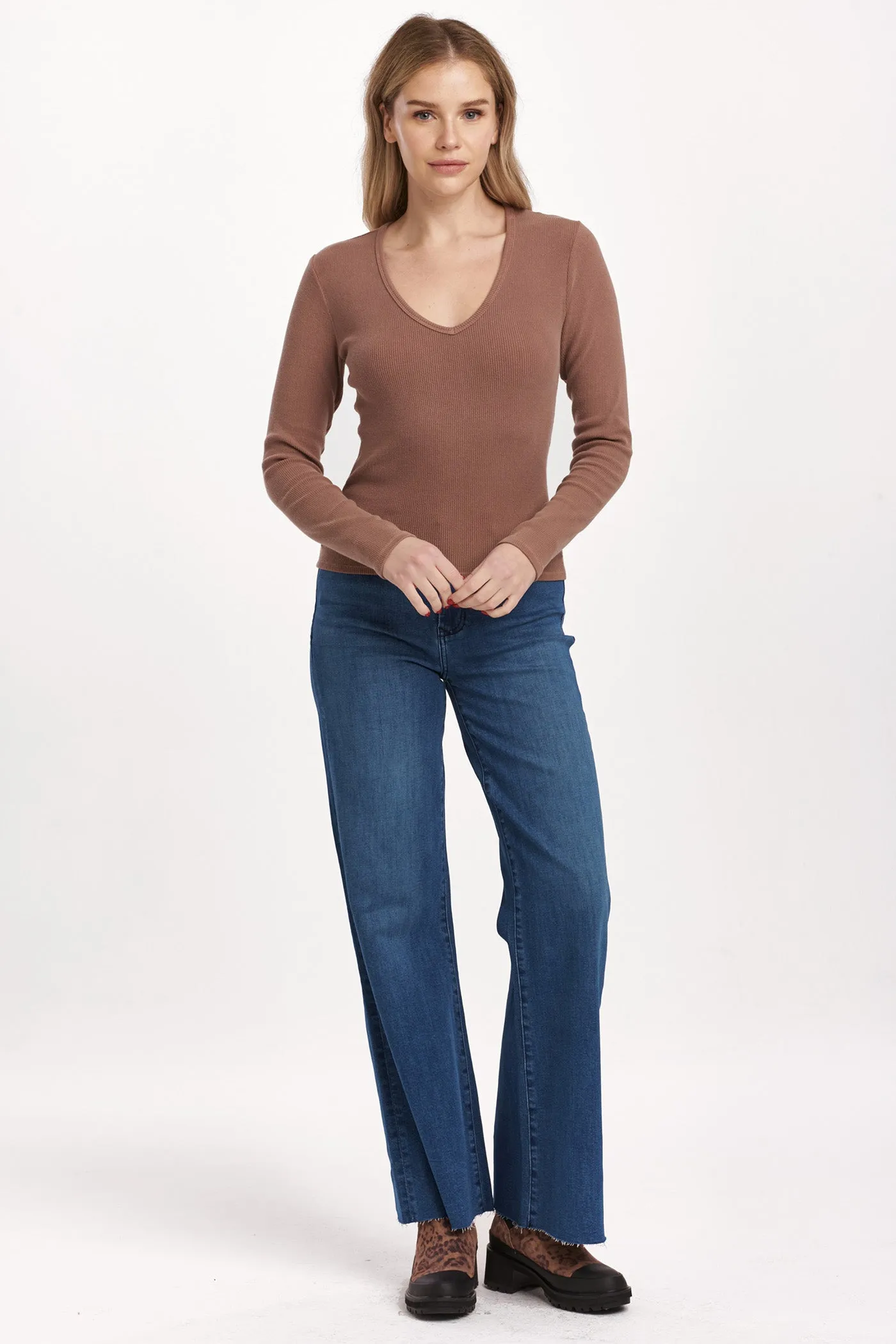MARLOWE V-NECK TOP NUTSHELL
