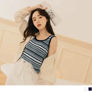 ROUND NECK KNIT SLEEVELESS STRIPED CROP TOPS